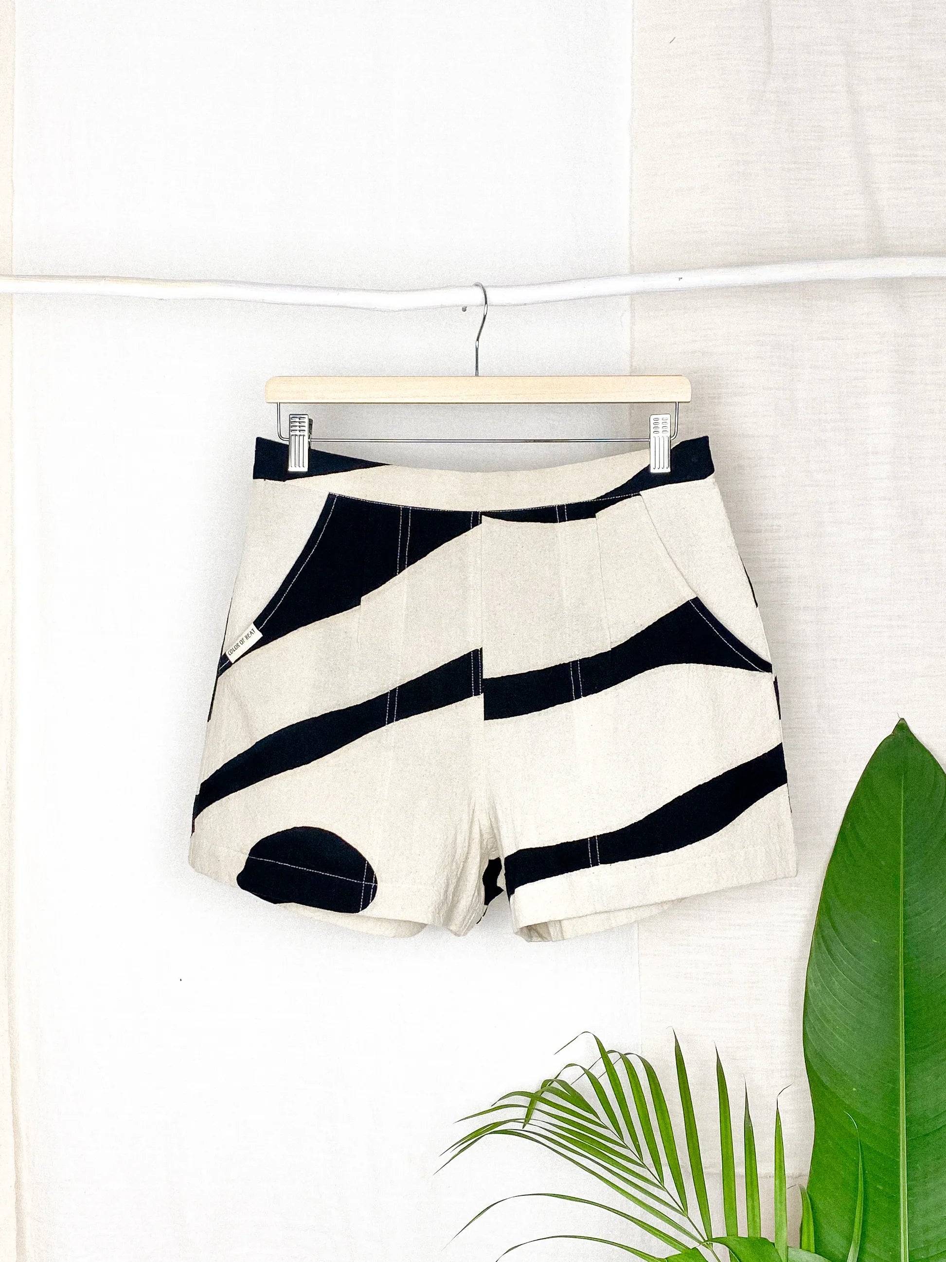 Shorts: Large Regular
